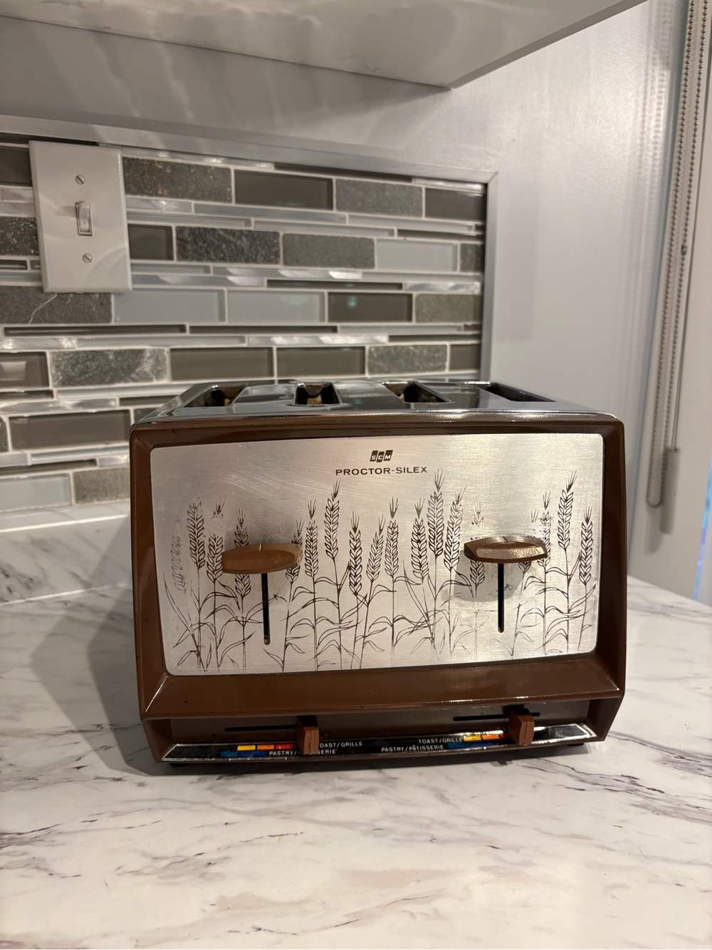 Vintage Proctor Silex Toaster 4 slice wheat motif chrome accents dual